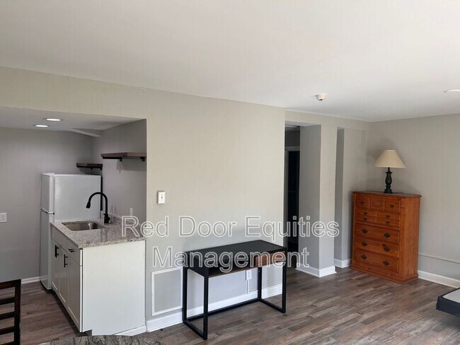 Photo - 123 N Broad St