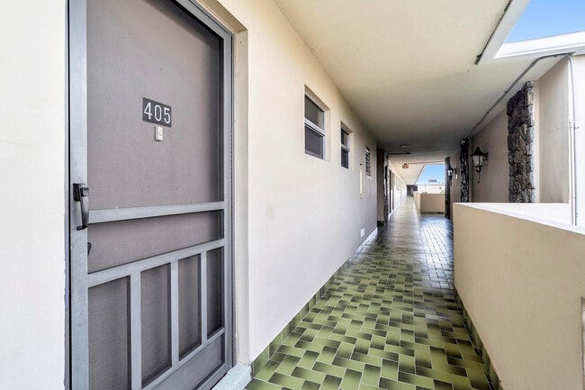 Photo - 1690 NE 191st St Unidad 405-1