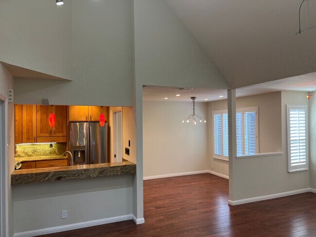 Photo - Palo Alto -Updated 3 Bedroom Condo In A Highly Sought After Neighborhood