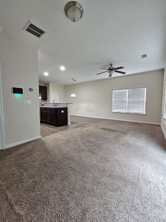 Photo - Luxury Townhouse in Richmond Hill.  Get Bu...