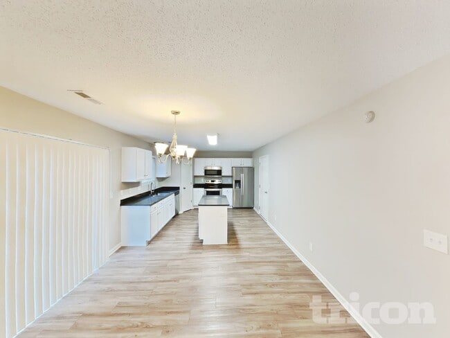 Photo - 1650 Coryton Way