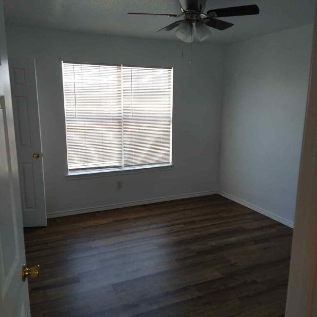 Photo - 105 Valley Cir Unit C