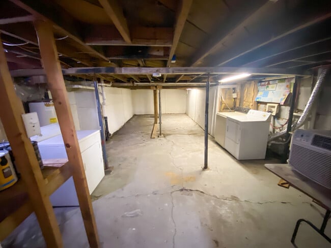 Photo - 214 2nd Ave W