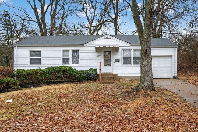 Photo - 1015 Avant Dr