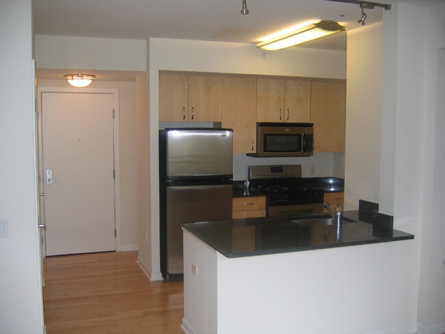 Building Photo - 440 L St NW Unit 302