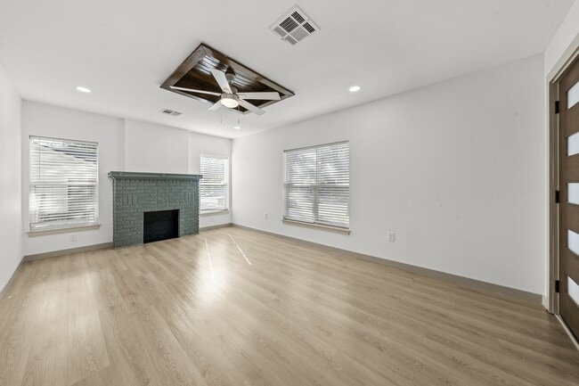 Photo - 1820 Gorman Ave