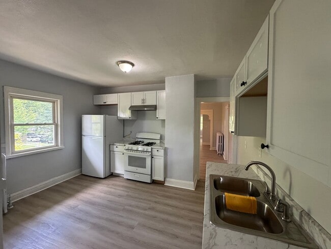 Photo - 1429 Knox Ave N Unit 1429