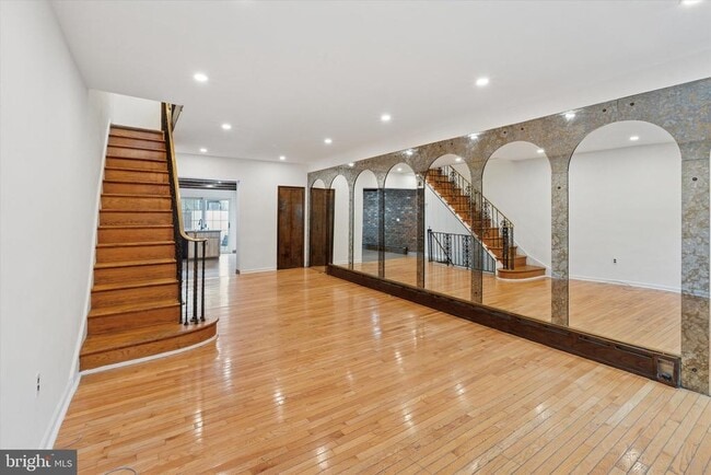 Photo - 1142 Tree St