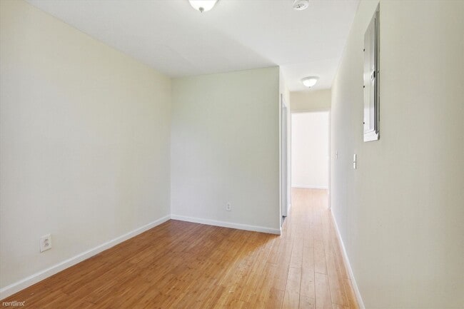 Photo - 2 br, 2 bath Triplex - 1616 WILLINGTON ST ... Unidad B