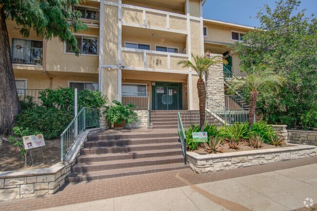 Building Photo - 121 Sinclair Ave Unit 213 Rental