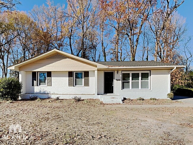 Building Photo - 6143 Castle Ct