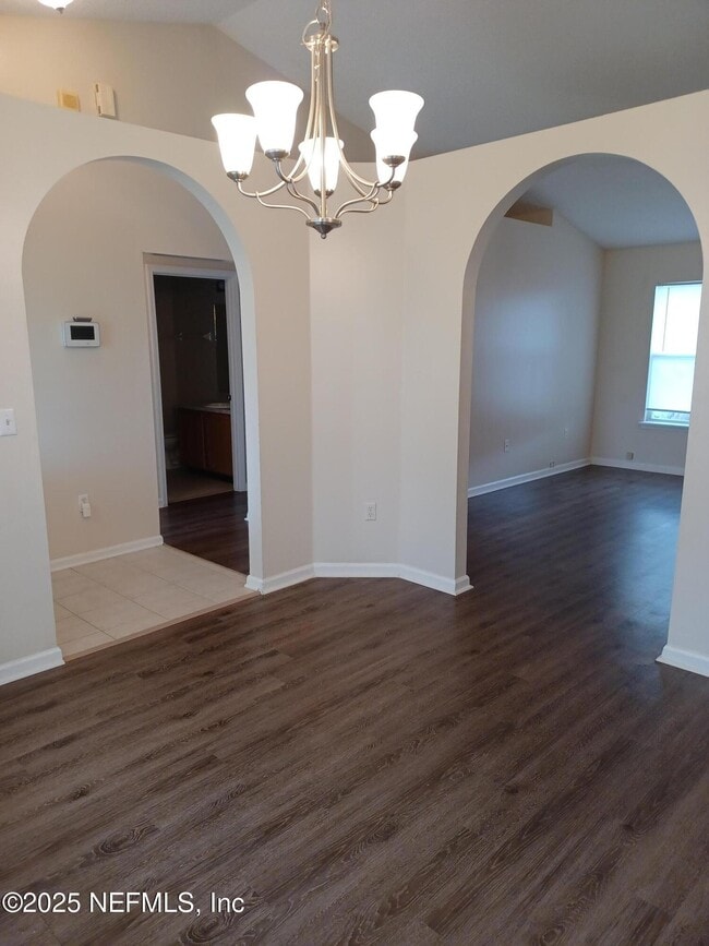 Photo - 608 Abbey Ct