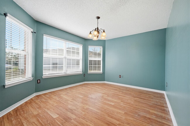 Photo - 210 Limestone Cir