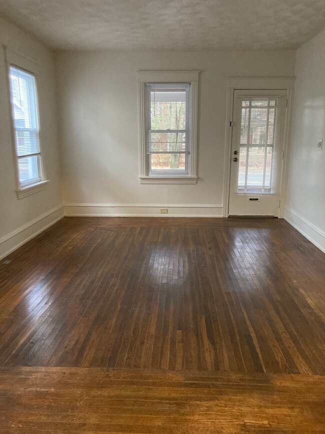 Photo - 117 N Montour St Unidad 117