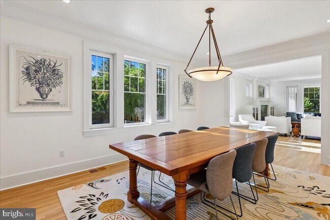 Photo - 3903 Legation St NW
