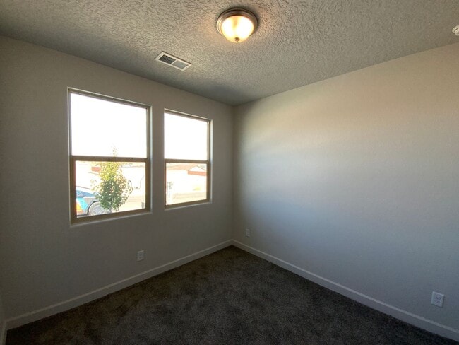 Photo - 3 Bedroom Single Story New Build in Lomas ...