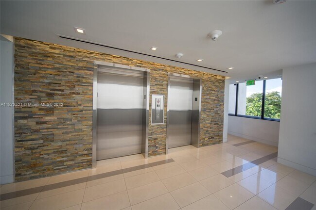 Photo - 101 Crandon Blvd Unit 267