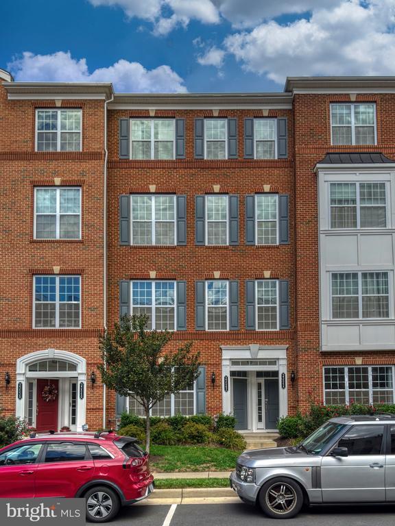 Photo - 23542 Buckland Farm Terrace Townhome