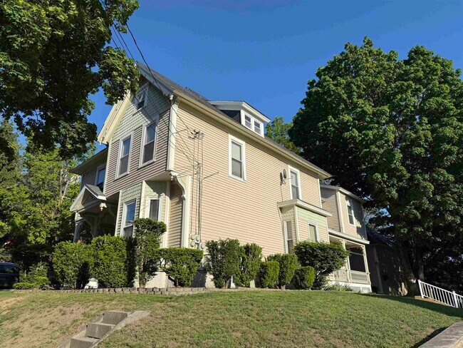 Photo - 475 Hanover St Unit 2 L
