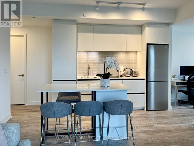 Photo - 8 Beverley Glen Blvd Unité C504