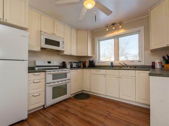 Photo - 1155 Johnson St