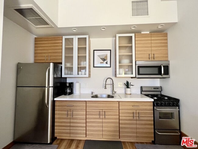 Photo - 507 N San Vicente Blvd