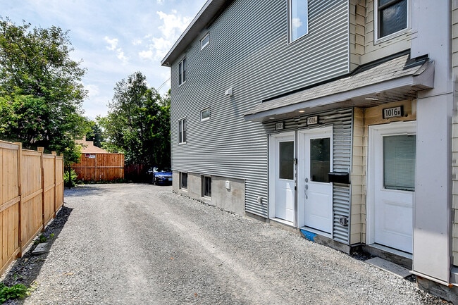 Building Photo - 4 Bed 2 Bath on Maitland Unit B