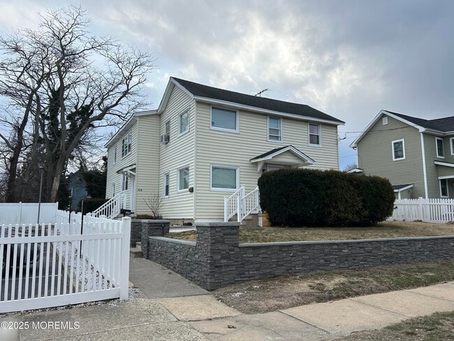 Building Photo - 701 15th Ave Rental
