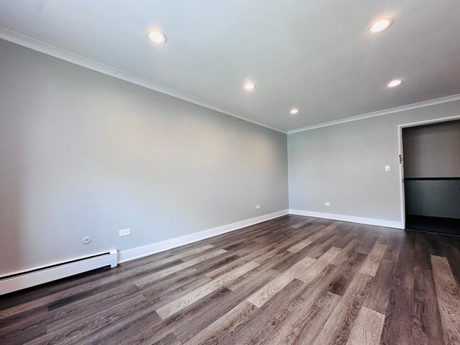 Photo - 541 W Oakdale Ave Unit 403