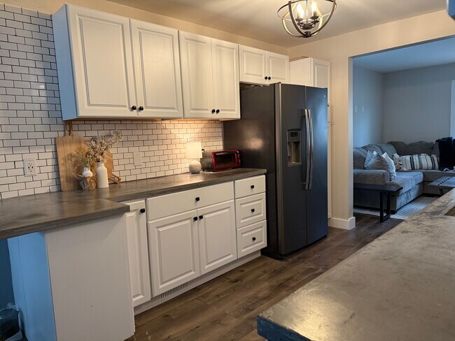 Photo - 206 Kissane Ave