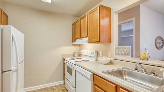 Apartamentos para personas mayores Sandston Plateau - Cocina - Sandston Plateau Senior Apartments