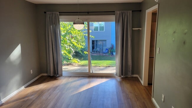 Photo - 343 Leisure Ct