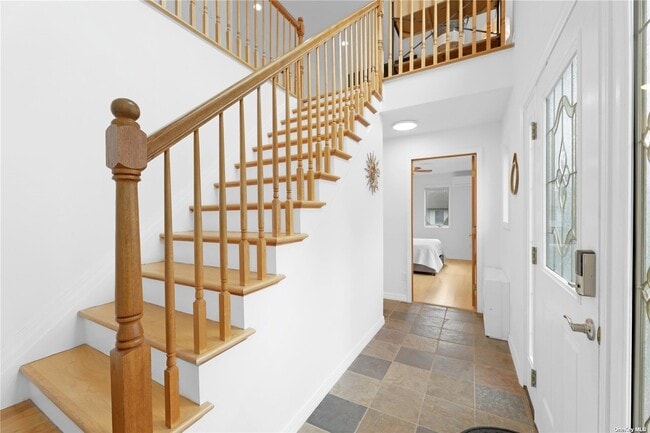 Photo - 485 Sutton Pl