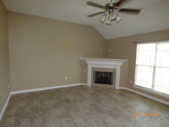 Photo - 2777 Rutherford Dr