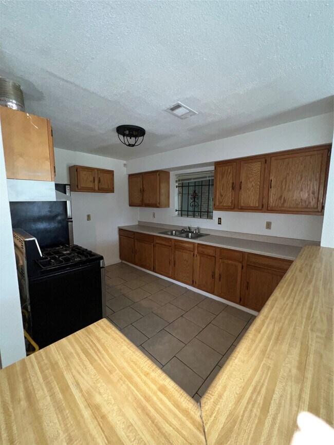 Photo - 3613 Sparrow St