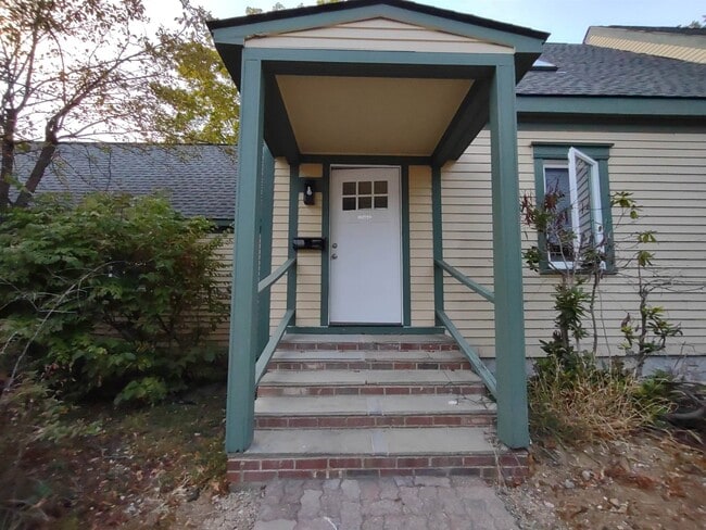 Building Photo - 394 Union Ave Unit 4 Rental