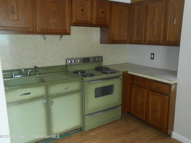 Photo - 530 N Main Ave