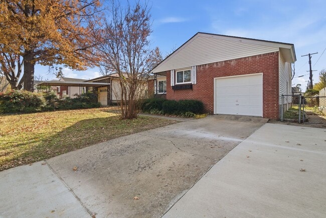 Photo - 3 bed/1 bath remodel within walking distance of Brookside