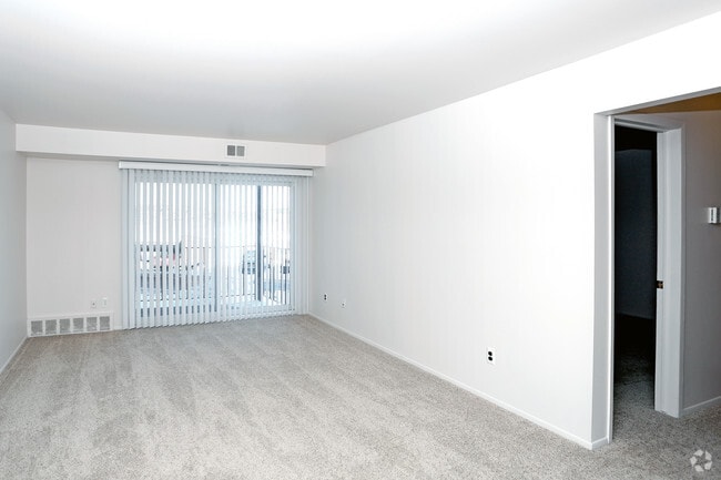Photo - Garfield Plaza Apartments