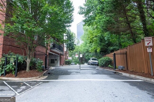 Photo - 3275 Lenox Rd NE Unit 207