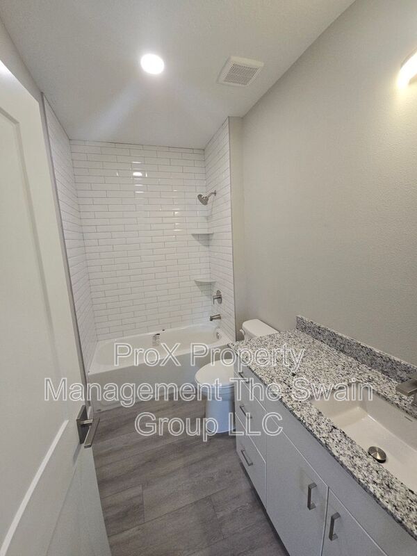 Photo - 701 Bates Ave SW Unidad 202