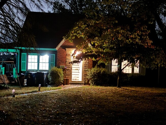 Photo - 146 Westward Ho Dr