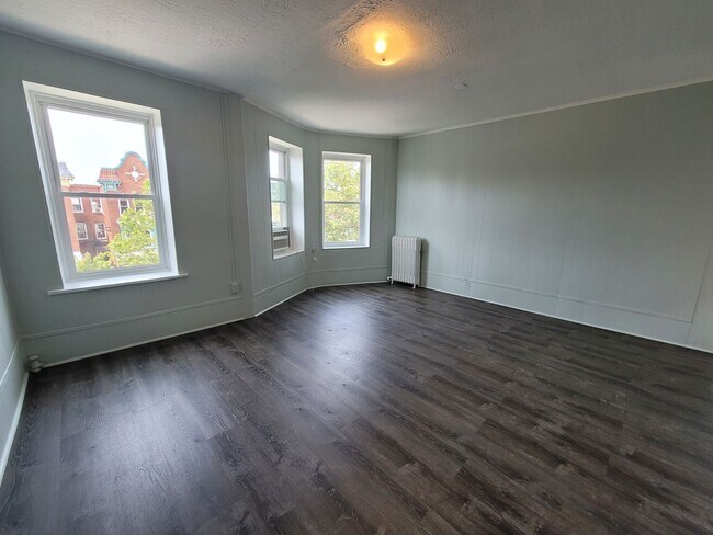 Photo - 2929 N Calvert St Apartamento Unidad 3F