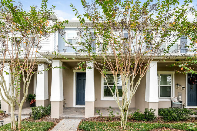 Building Photo - 3-Bedroom Townhome