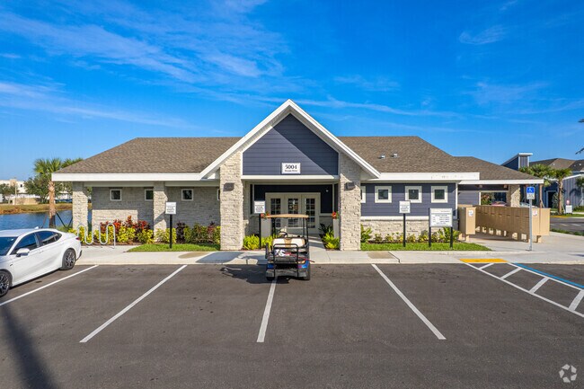 Resident Lounge - Dream Winter Haven