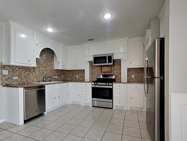 Photo - 427 Remington Creek Dr