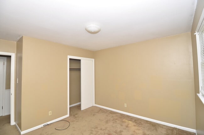 Photo - 1909 Forney Dr NW