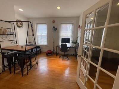Photo - 275 Newbury St