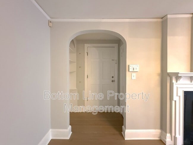 Photo - 2437 Shenandoah Ave