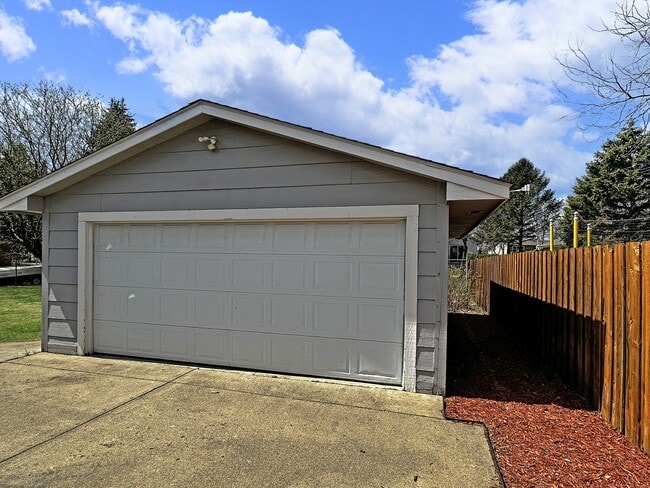 Photo - 3421 Placer Ave